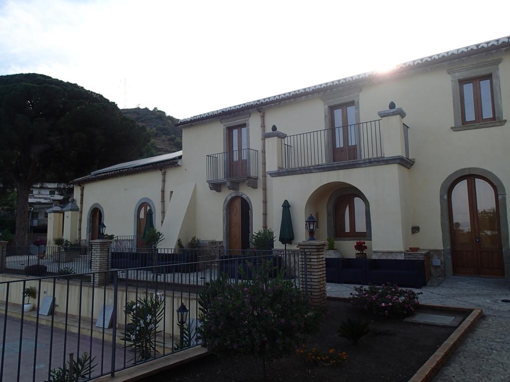 Pensjonat Patitiri Santa Teresa Di Riva Zewnętrze zdjęcie