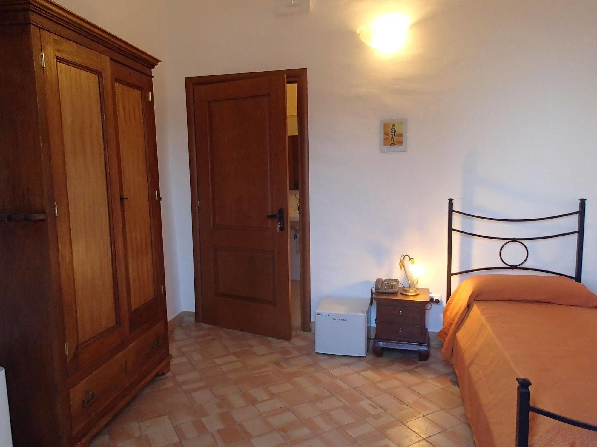 Pensjonat Patitiri Santa Teresa Di Riva Zewnętrze zdjęcie